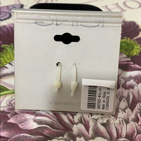 Icing by Claire’s Ring Genuine Crystal size 6 - Picture 3 of 4